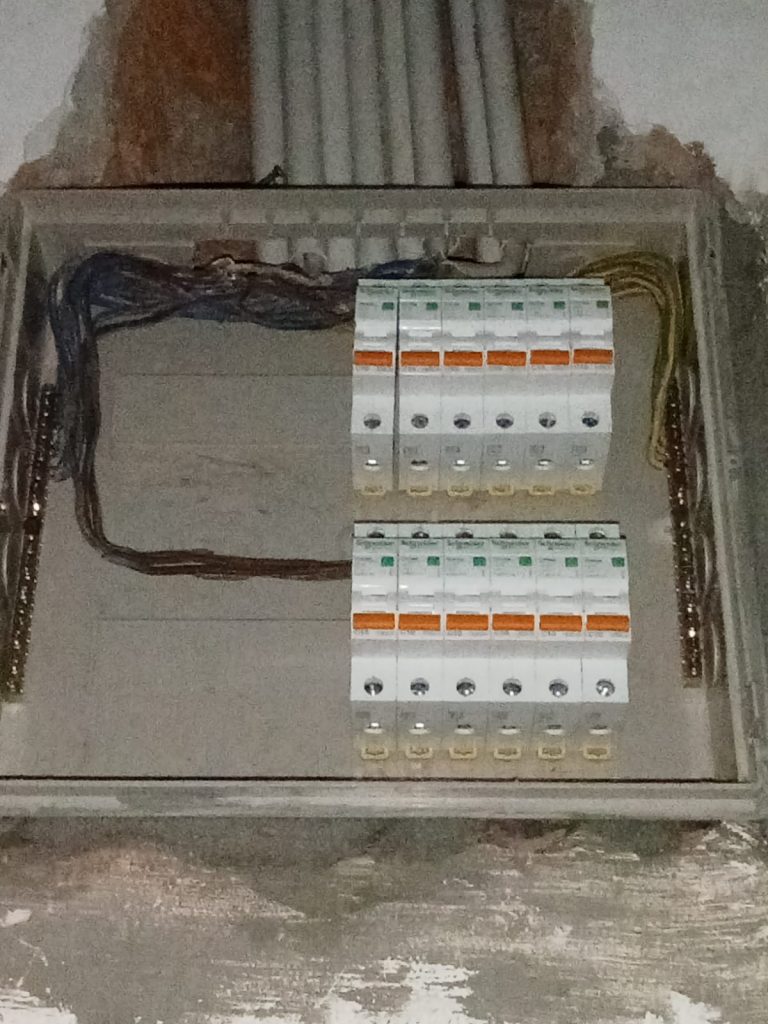 tukang listrik makassar